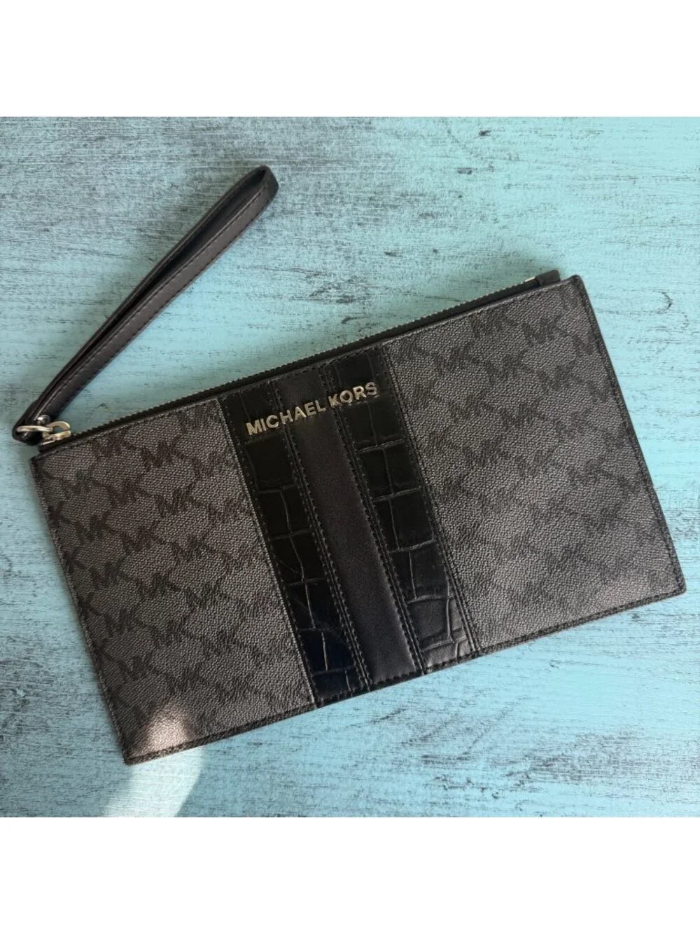 Michael Kors Jet Set Center Stripe Signature Wristlet Clutch Black & Gray